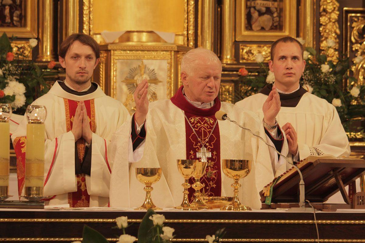 Jubileuszowej mMszy św. przewodniczył metropolita przemyski abp Adam Szal<br/>fot.Roman Kijanka