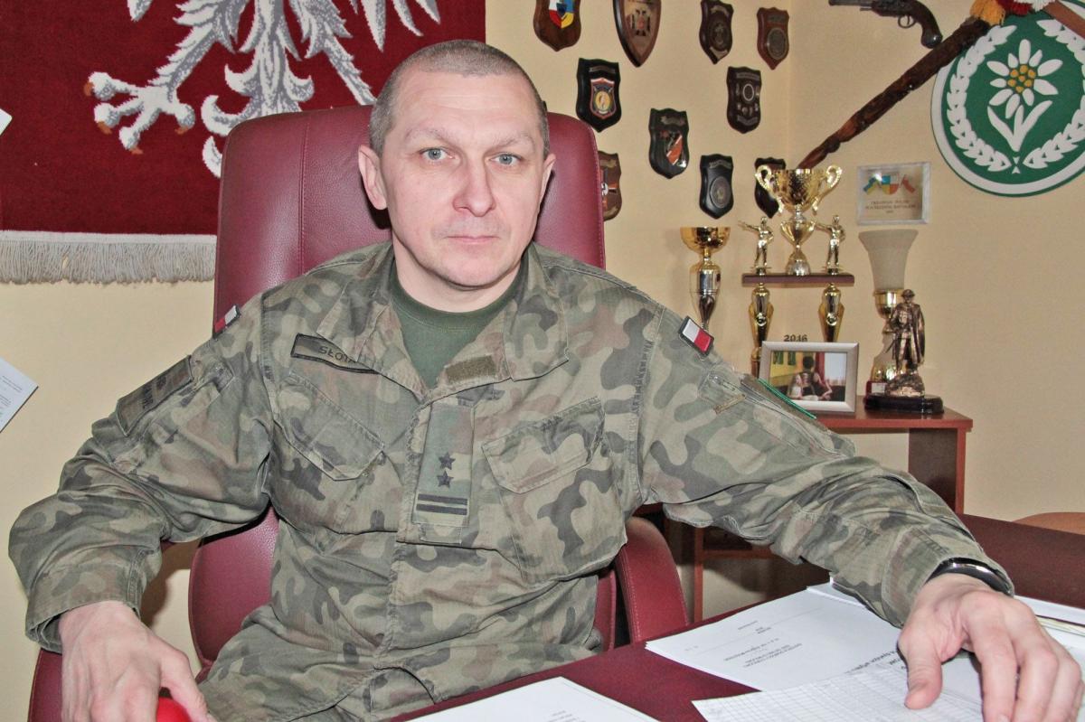 – Mam nadzieję, że w końcu rozpoczną się prace przy poprawie infrastruktury – mówi ppłk Dariusz Słota, dowódca jarosławskiej jednostki.
<br/>fot.Roman Kijanka
