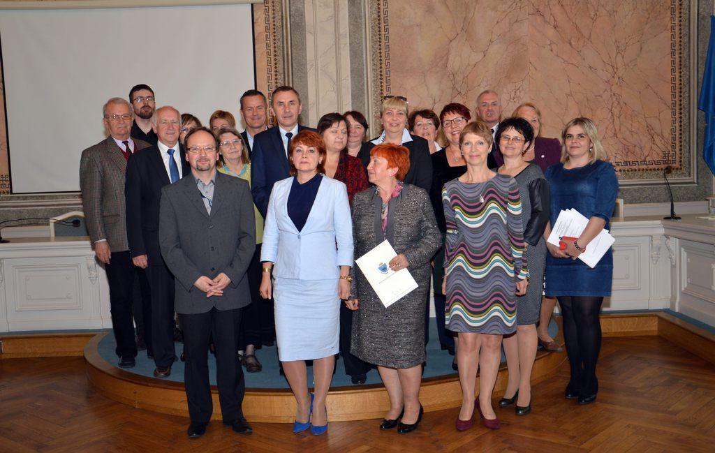 Nowi członkowie Miejskiej Rady Działalności Pożytku Publicznego III kadencji.<br/>fot.UM Przemyśl