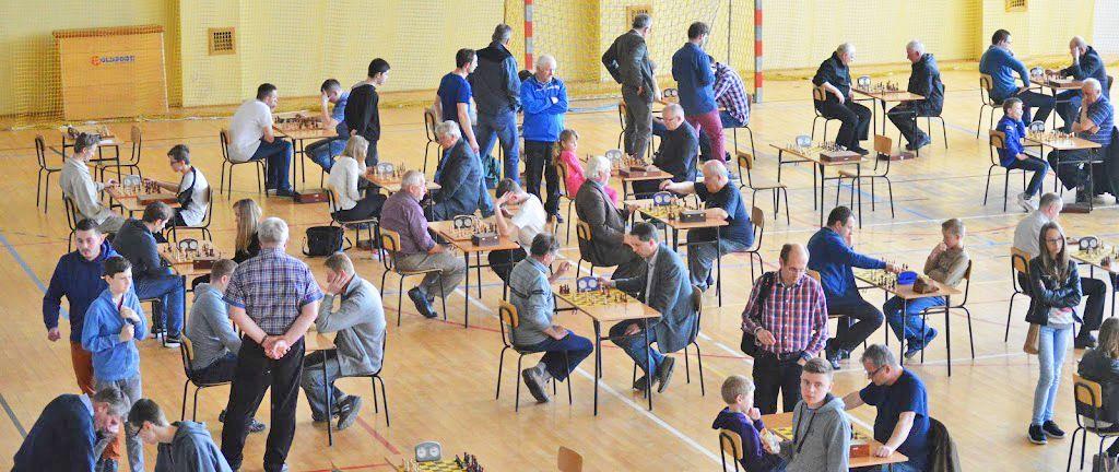 W przeworskiej hali spotkało się 133 szachistów. <br/>fot.Barbara Chmura
