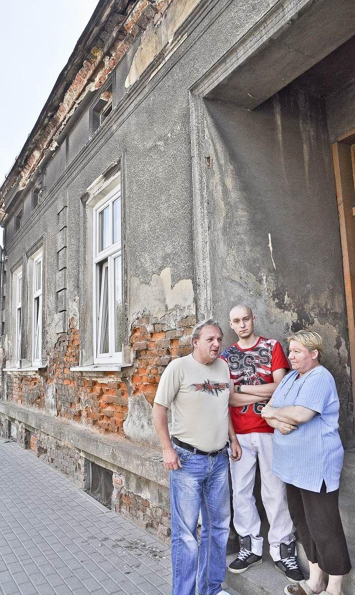 Państwo Kwolikowie tłumaczą, że nie chcą się stąd wyprowadzać, ponieważ w przydzielone im mieszkanie zainwestowali sporo pieniędzy.<br/>fot.Paweł Bugira