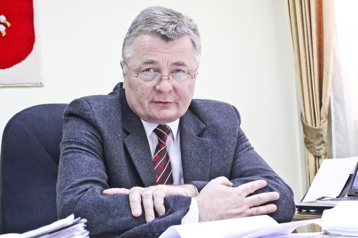 Wójt gminy Wiązownica Marian Ryznar ma przeprosić na naszych łamach senatora Mieczysława Golbę. Taki wyrok zapadł przed Sądem Apelacyjnym w Rzeszowie i jest prawomocny.<br/>fot.Roman Kijanka