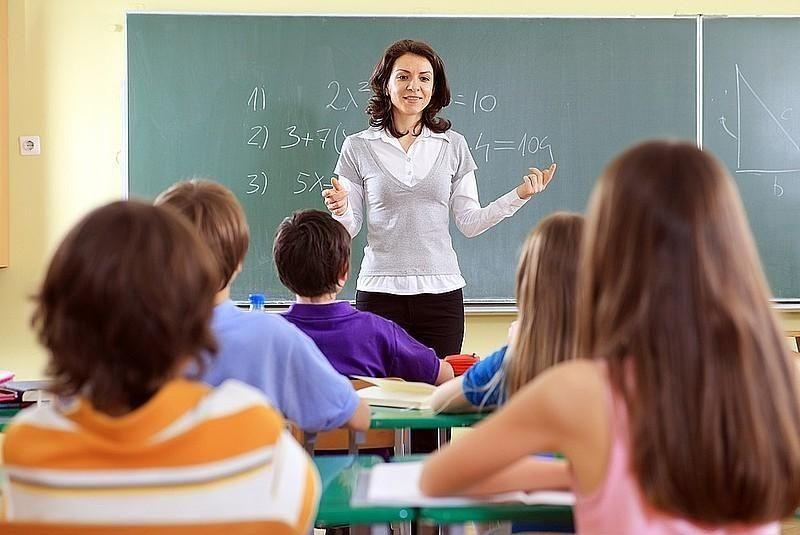 Zniesienie obowiązku szkolnego dla 6-latków będzie się wiązać ze zwolnieniami nauczycieli, redukcją etatów, likwidacją małych szkół, tworzeniem większych klas czy ograniczeniem zajęć pozalekcyjnych.<br/>fot.ze zbiorów własnych