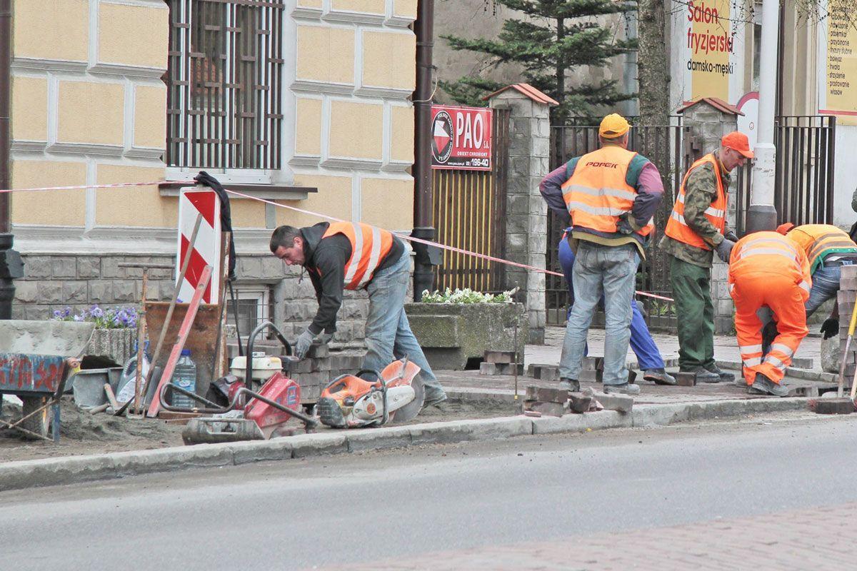 Wszystkie ubytki w miejskich drogach mają zniknąć.<br/>fot.Bogusława Pajda