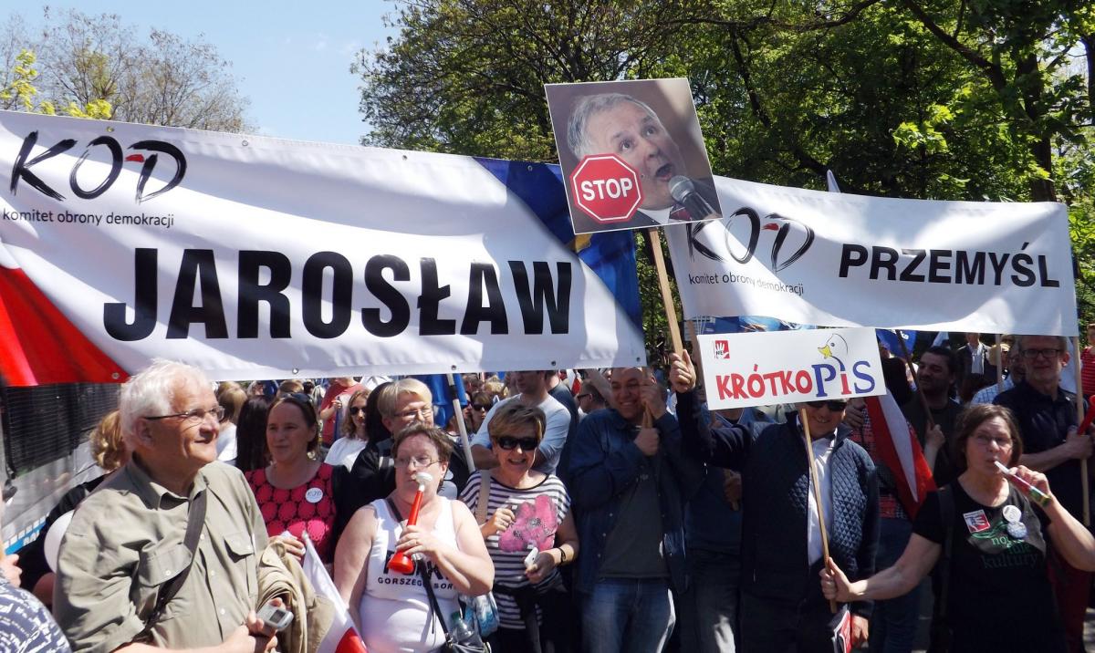 Przemysko-jarosławska delegacja podczas marszu w stolicy 7 maja br.<br/>fot.Bogusław Moskwiak