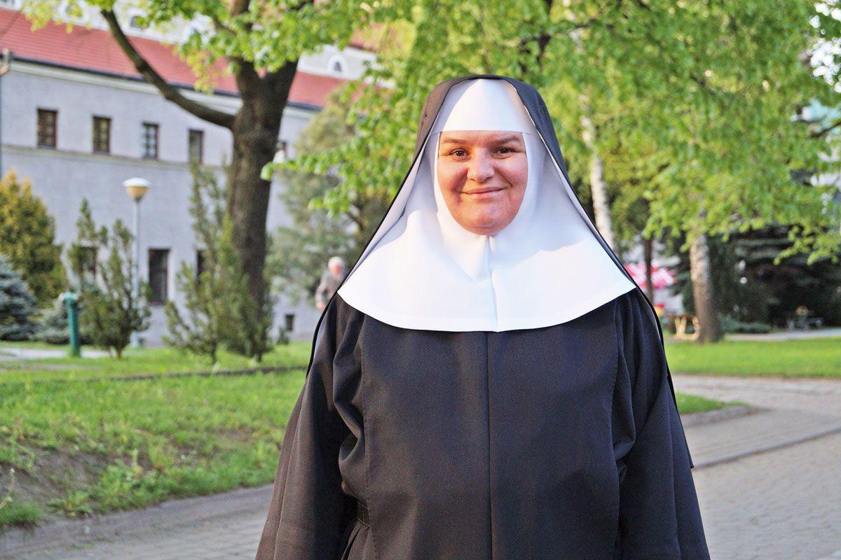 Mamy nadzieję, że z pomocą Bożą i ludzką uda nam się zgromadzić potrzebne środki na budowę Mikołajkowego przedszkola – mówi z nadzieją s. Barbara Dendor, przełożona benedyktynek.<br/>fot.Bogusława Pajda