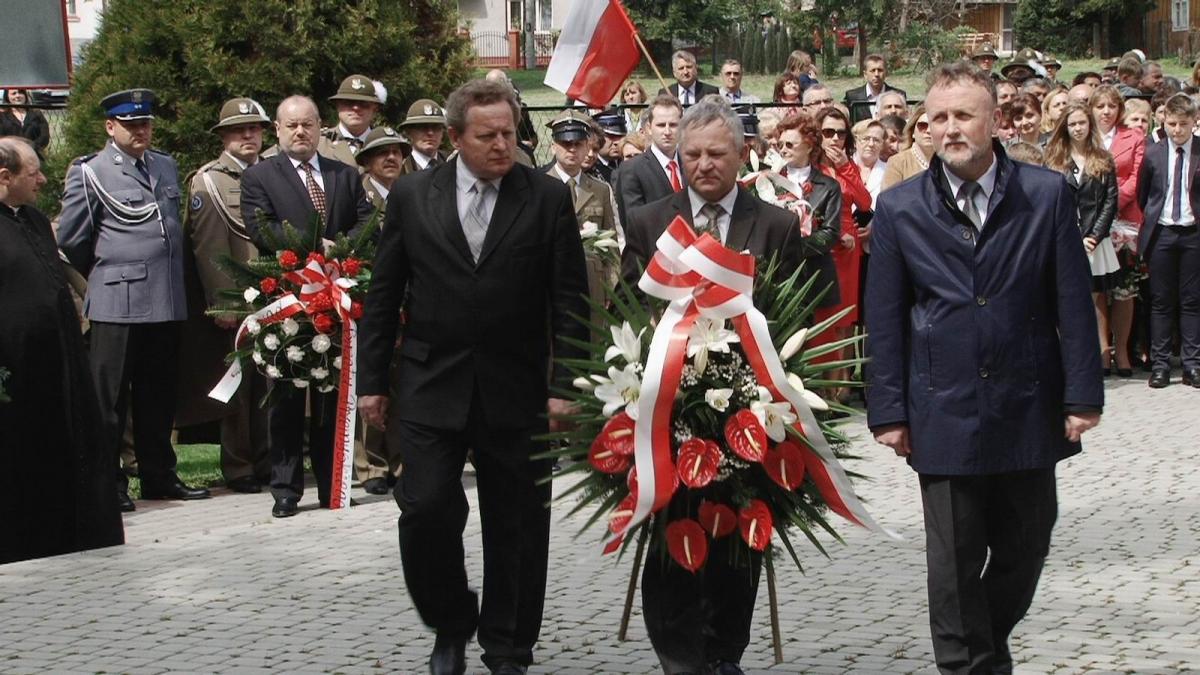 Kwiaty składa delegacja władz gminy Żurawica.<br/>fot.archiwum