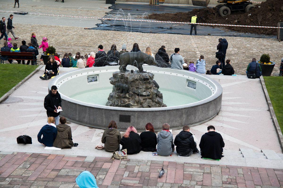 Pierwszy przemyski czytelniczy flash mob zgromadził niemal 200 osób, które udowadniały, że czytanie jest dobrą zabawą!fot.Adrian Bednarczyk