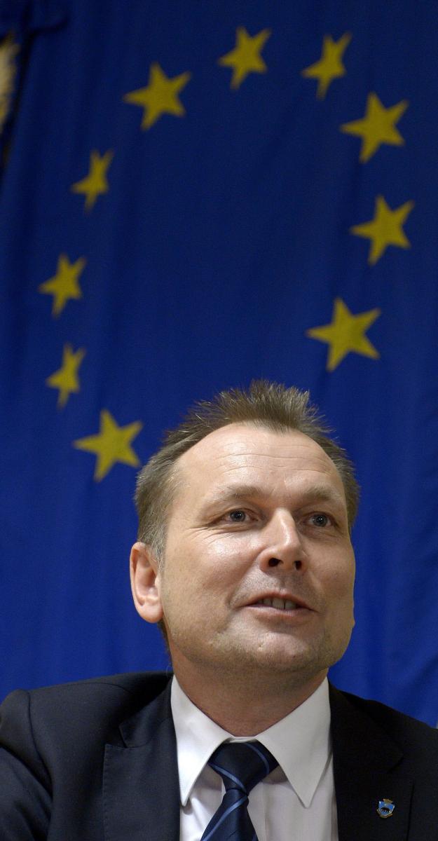 Radny Wojciech Błachowicz (PO) podczas ostatniej sesji nie utrzymał nerwów na wodzy, podważając kompetencje przewodniczącej rady miasta.<br/>fot.zbiory własne