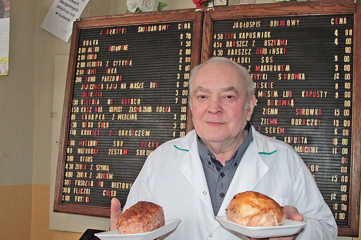 – Wszystko przygotowujemy na miejscu – pan Zbigniew prezentuje tyle co wyjęte z piekarnika wyroby.<br/>fot.Roman Kijanka