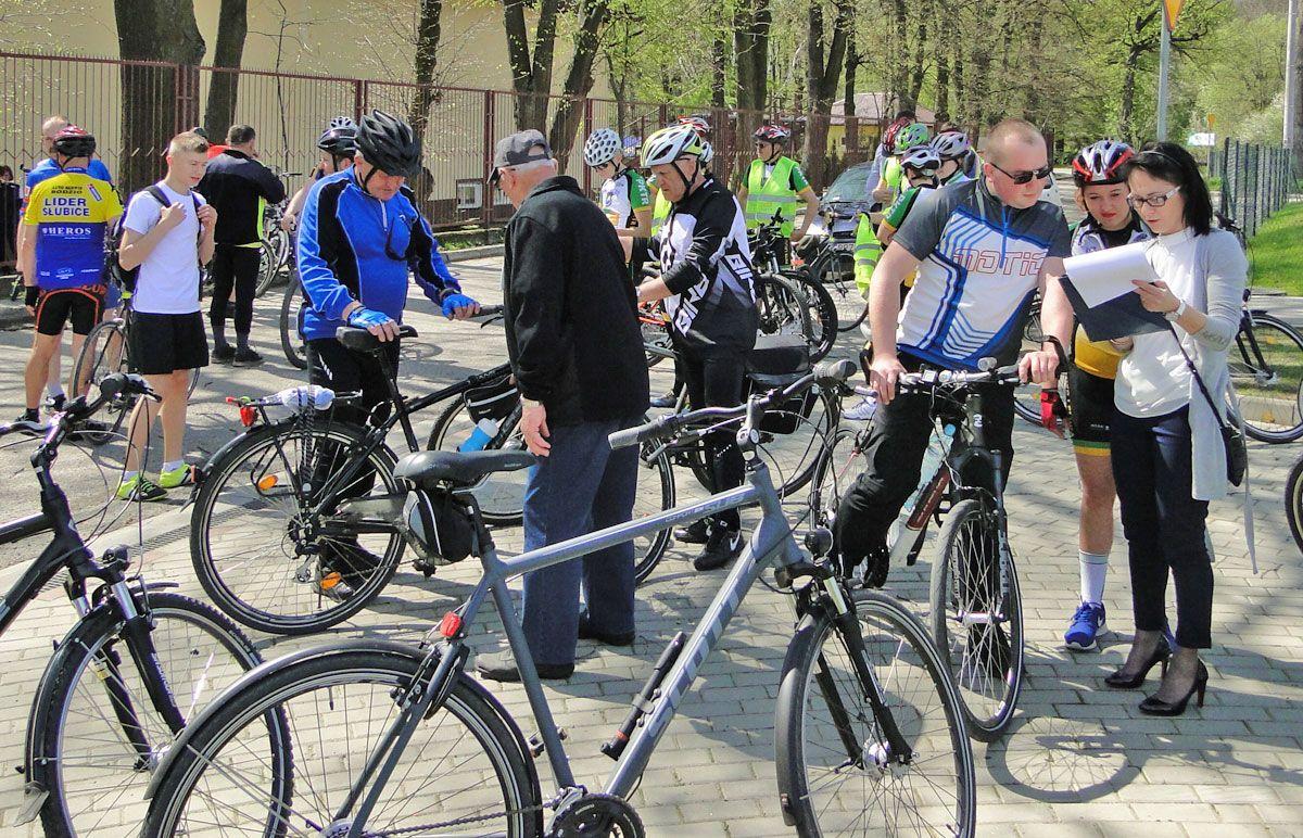 Tegoroczny Wiosenny Rajd Rowerowy cieszył się jeszcze większym zainteresowaniem niż jego pierwsza edycja.<br/>fot.MOSiR Przeworsk