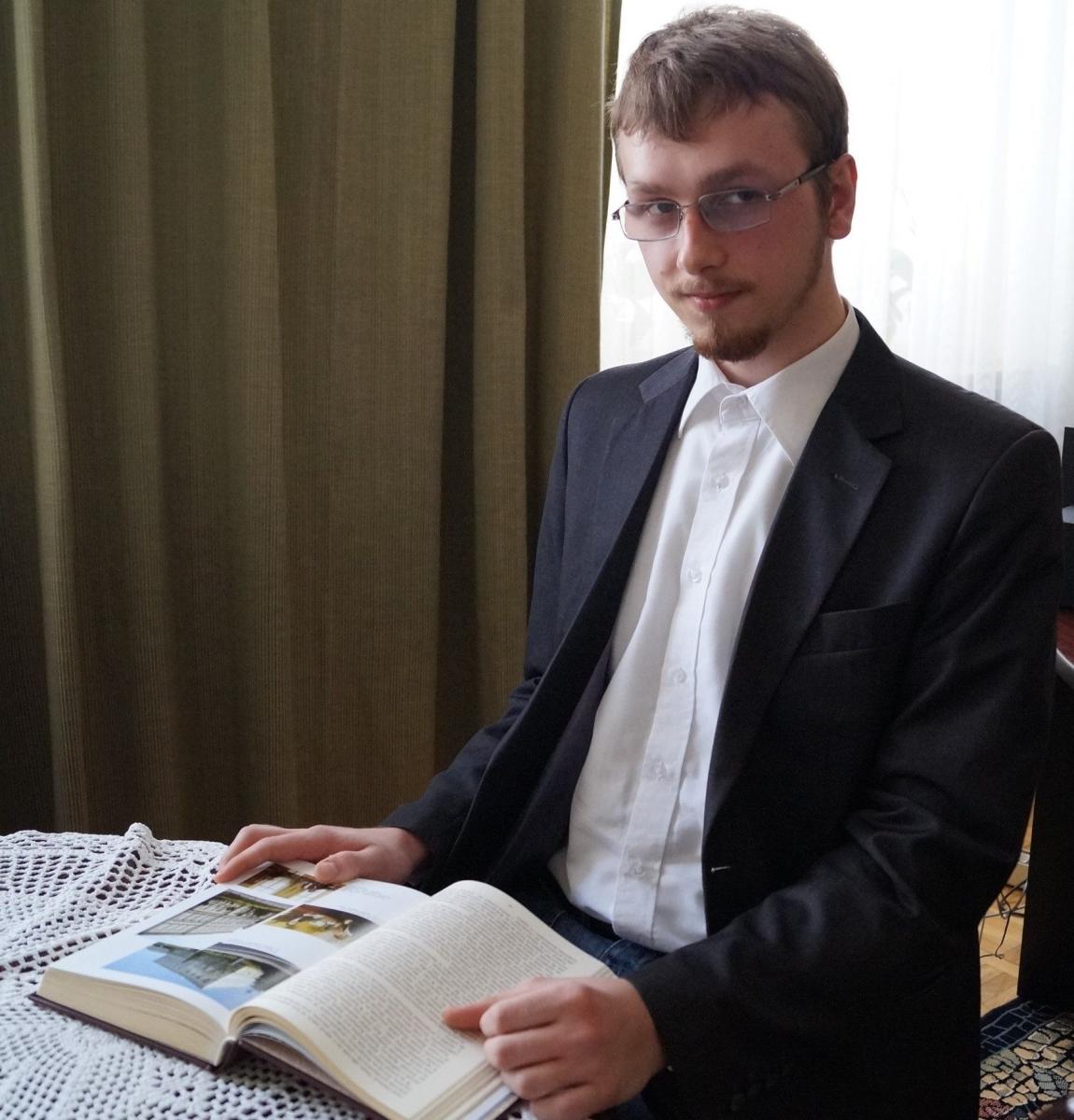 – Wiedza i potęga ludzka to jedno i to samo, gdyż nieznajomość przyczyny pozbawia nas skutku – Kacper cytuje słowa filozofa Franciszka Bacona. <br/>fot.Bogusława Pajda
