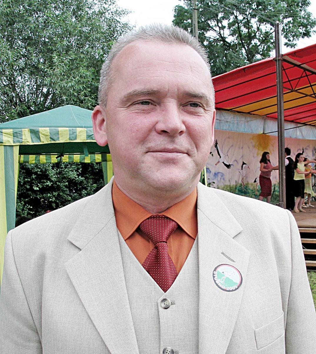 – Rodziny, które mieszkają w tych blokach, a jest ich około dwudziestu, nie są rolnikami, więc grunty, na których są posadowione, musiały zostać przekwalifikowane na budowlane. W związku z tym musiał zostać zmieniony sposób naliczania podatku – wyjaśnił wójt gminy Stubno Janusz Słabicki.<br/>fot.zbi