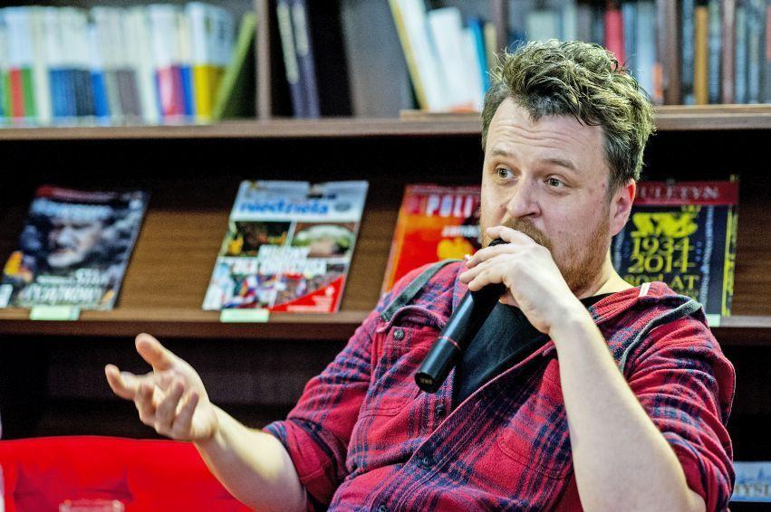 Ziemowit Szczerek w przemyskiej bibliotece.<br/>fot.Adam Podulka PBP w Przemyślu