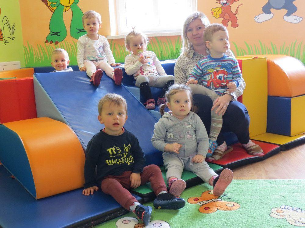 Bajkowy świat żłobka sprawia, że dzieci z radością spędzają tutaj czas, podczas gdy rodzice uczą się lub pracują.<br/>fot.Barbara Chmura