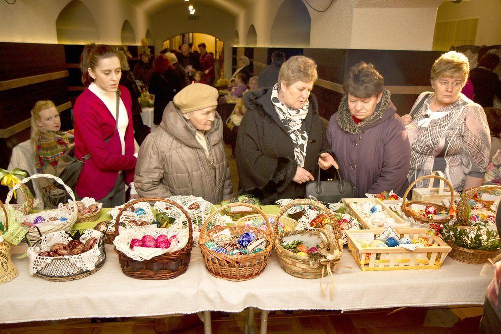Pisanki zgłoszone do konkursu cieszyły się ogromnym zainteresowaniem.<br/>fot.Jacek Szwic