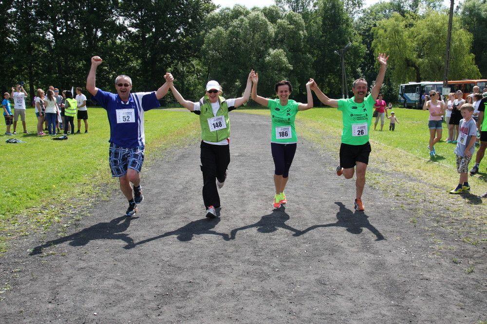Stowarzyszenie „Czas na pomoc” z Oleszyc promuje swoje działania między innymi poprzez imprezy sportowe. Jedną z częstych inicjatyw organizacji są imprezy biegowe.<br/>fot.Justyna Zając