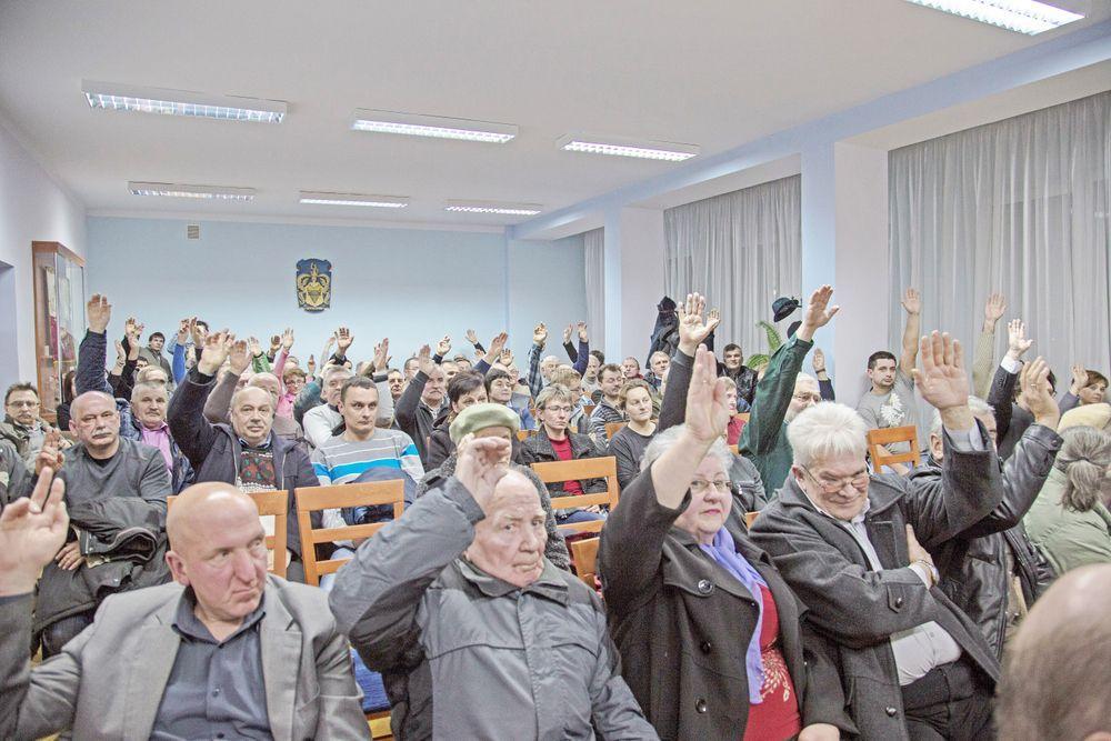Mieszkańcy okazali duże zainteresowanie problemem obwodnicy, co można było stwierdzić po zaskakującej frekwencji i burzliwych dyskusjach na ten temat.<br/>fot.Kamil Jacek Zarański