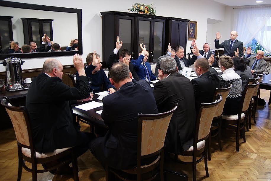 Podczas nadzwyczajnej sesji radni miasta Przeworska podjęli uchwały o dzierżawie gruntów.<br/>fot.Barbara Chmura