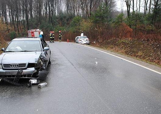 Do czołowego zderzenia audi z „elką” doszło w miejscowości Turze Pole.<br/>fot.KPP Brzozów