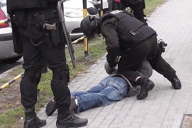 Moment ujęcia podejrzanego. Doszło do niego w Rzeszowie.<br/>fot.KWP Rzeszów