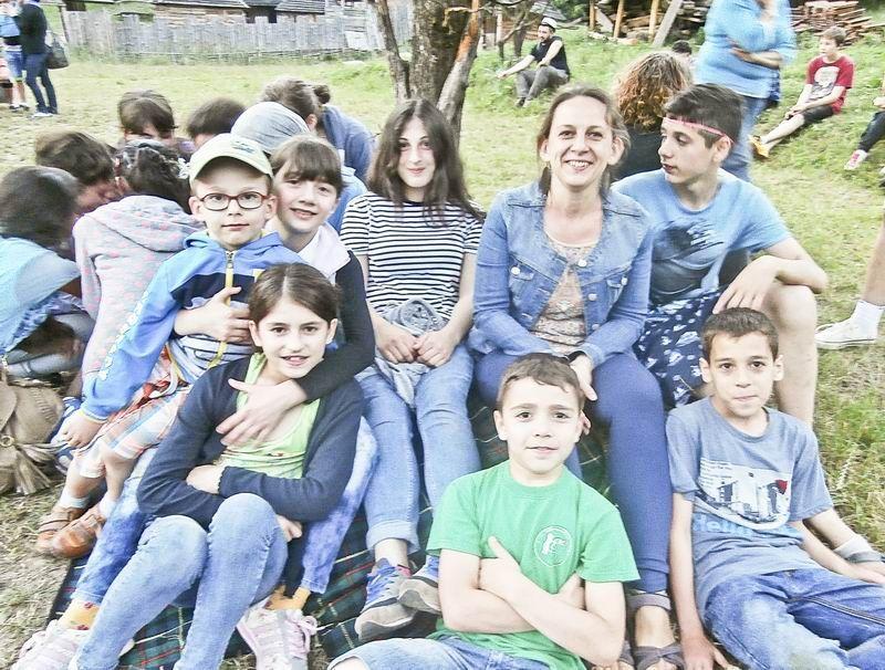 Emilia i Marcin Winiarczykowie z Przemyśla w zeszłym roku opiekowali się chłopcami z Gruzji. Na zdjęciu gruzińska grupa w towarzystwie Emilii i jej syna Miłosza.<br/>fot.Aleksandra Białoń