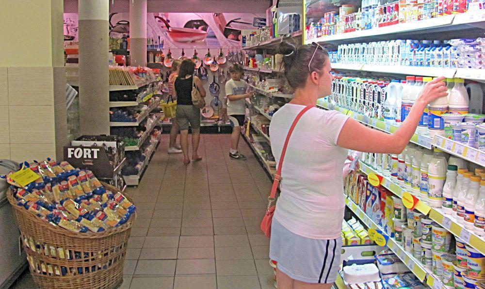Centrum Handlowe w Sieniawie, które działa na zasadzie umowy franczyzowej.<br/>fot.Seweryn Pieniążek