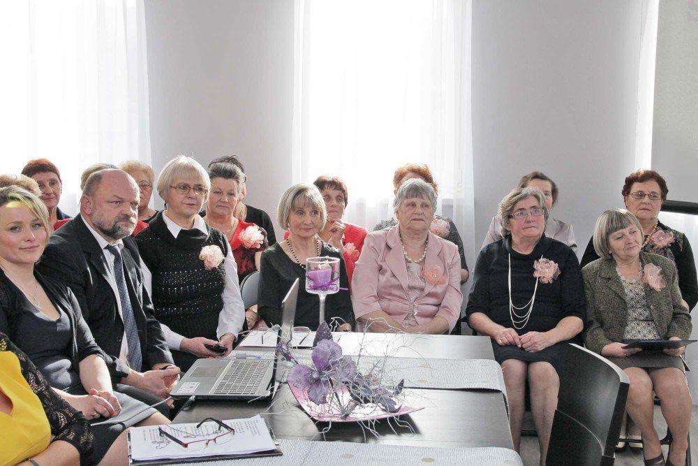 Seniorzy byli specjalnymi gośćmi na uroczystości.<br/>fot.Roman Kijanka