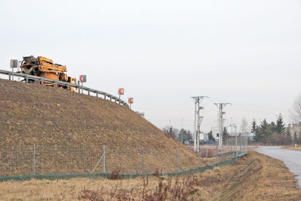 Jeśli zostanie wybrana pierwsza lokalizacja, to zjazd na most będzie z węzła obwodnicy przy hucie szkła.<br/>fot.Roman Kijanka