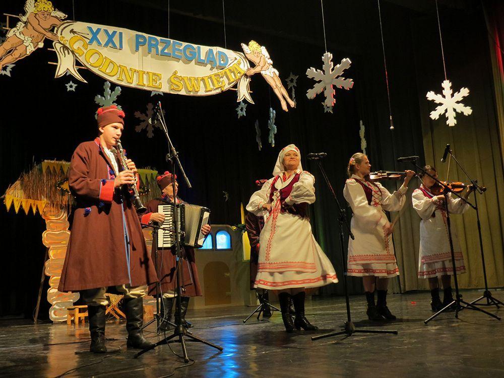 Celem przeglądu jest kultywowanie obrzędów i zwyczajów bożonarodzeniowych naszego regionu.<br/>fot.Barbara Chmura