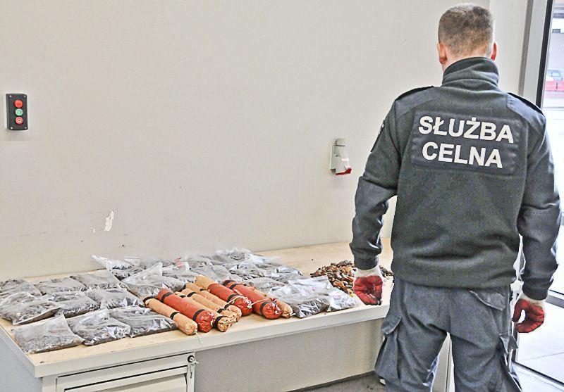 Wartość kontrabandy oszacowano na 32 tys. zł.<br/>fot.Izba Celna w Przemyślu