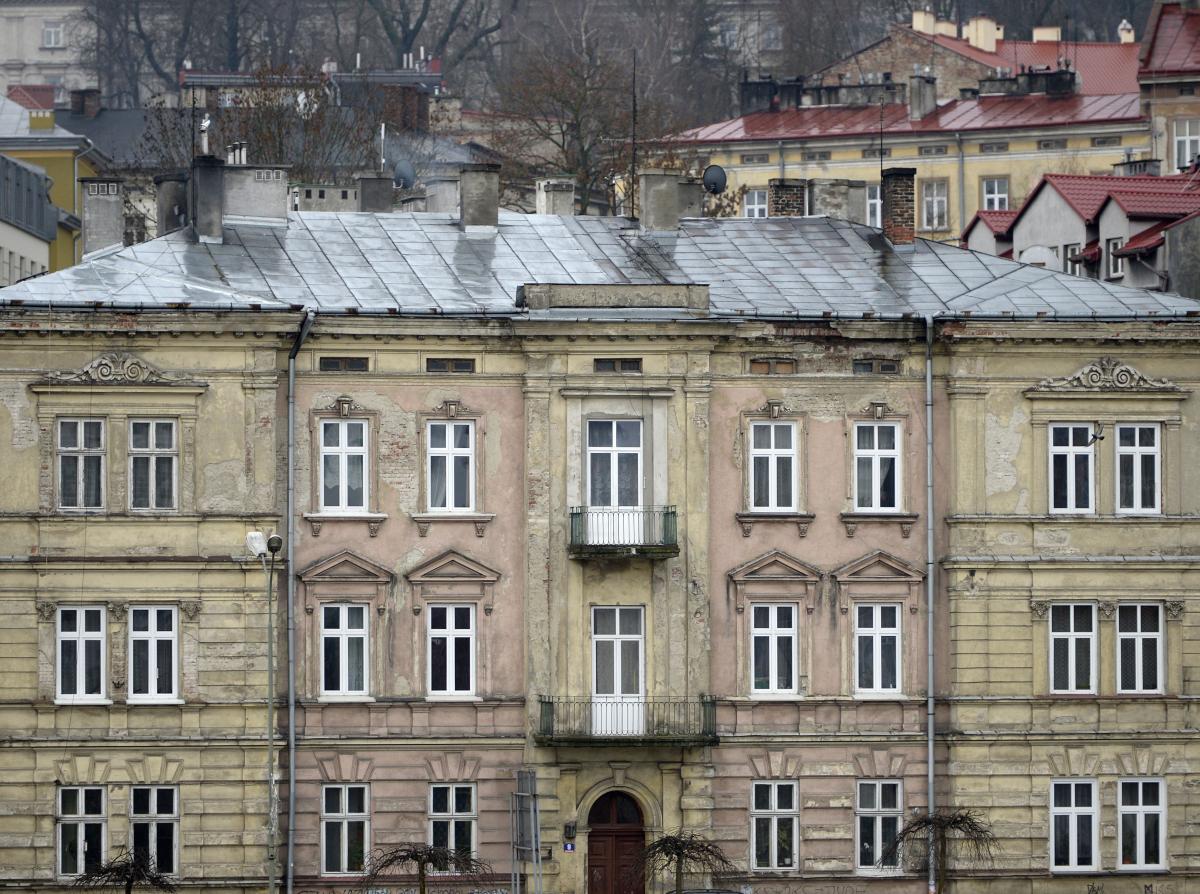 Wielokrotnie opisywaliśmy sytuacje, w których lokatorzy skarżyli się na postępowanie właścicieli kamienic w Przemyślu. W większości przypadków byli na straconej pozycji, a ich żale, wylewane za pośrednictwem mediów, były tylko próbą przełamania bezradności.<br/>fot.zbiory własne