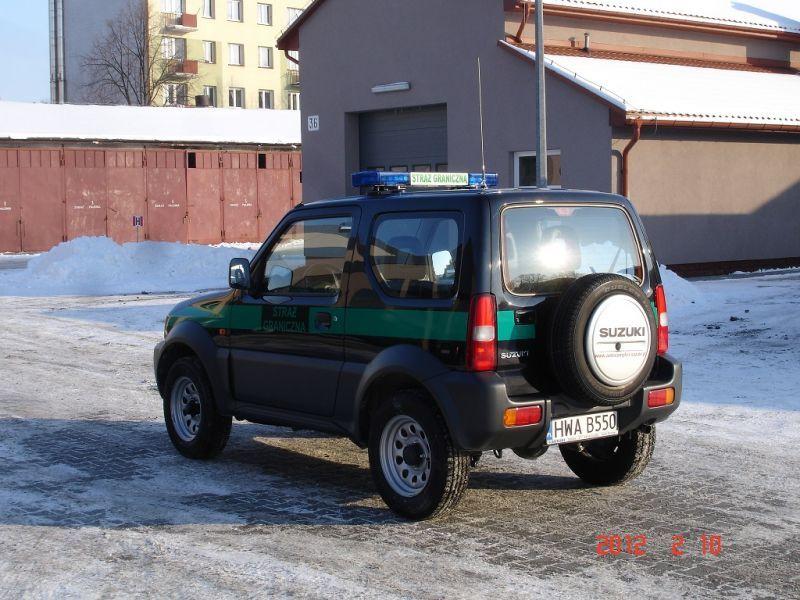 Dzięki wsparciu od samorządu zakupiono m.in. samochód patrolowy suzuki jimny.<br/>fot.serwis BiOSG