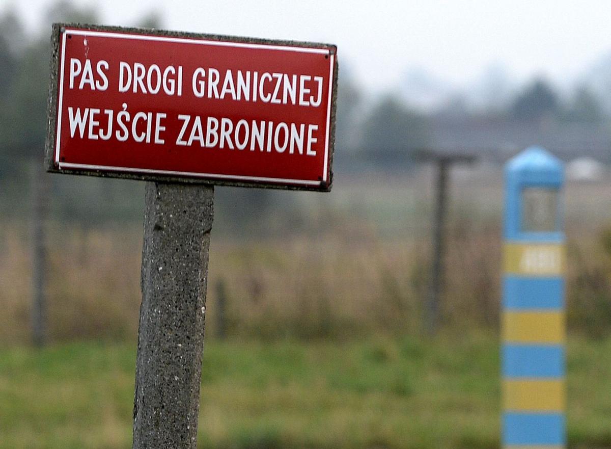 Obserwacja granicy jest możliwa przez całą dobę – zarówno w dzień i w nocy, jak i każdych warunkach pogodowych. Funkcjonariusze BiOSG są w stałym kontakcie z oficerami łącznikowymi w innych krajach, ze służbami zarówno państw sąsiednich, jak i ich europejskich odpowiedników.<br/>fot.zbiory własne
