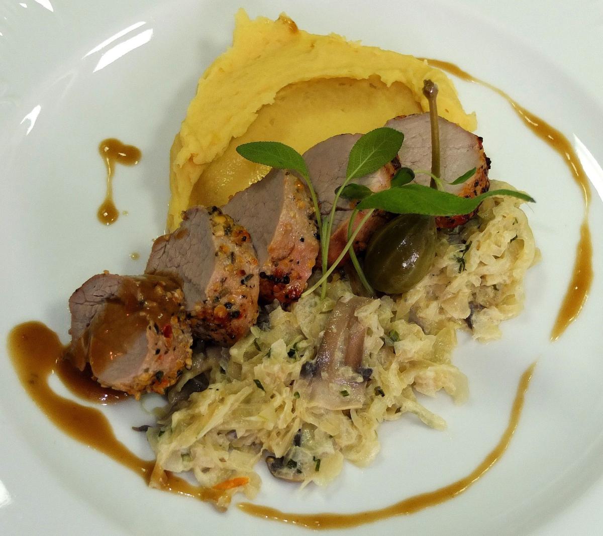 Wykwintne menu to jeden z magnesów przyciągający na zabawy sylwestrowe w hotelach i lokalach.<br/>fot.zbiory własne