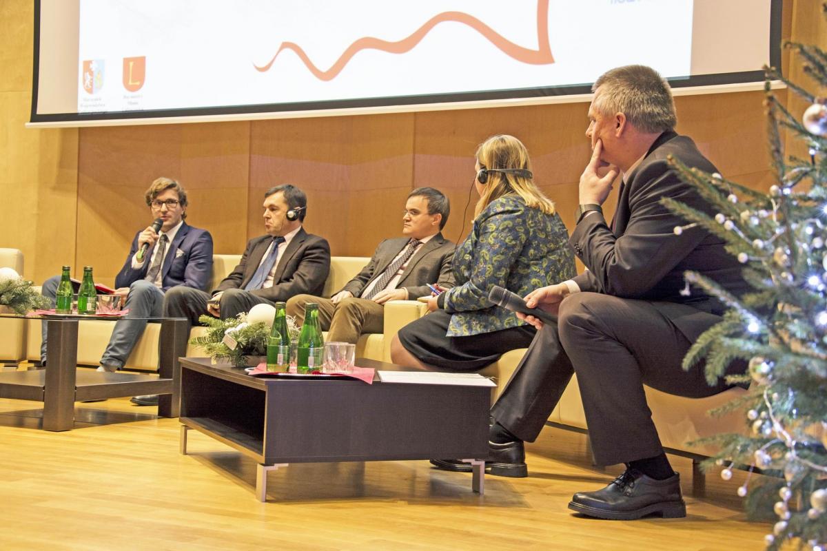 Dyskusja panelowa dotyczyła perspektyw rozwoju gospodarczego gminy i miasta Lubaczów oraz Nowego Rozdiłu i Rejonu Jaworowskiego.<br/>fot.UM Lubaczów