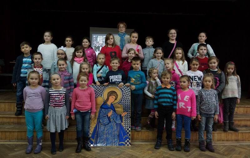 Uczestnicy anielskich warsztatów ikonograficznych w komplecie.<br/>fot.Zofia Bator