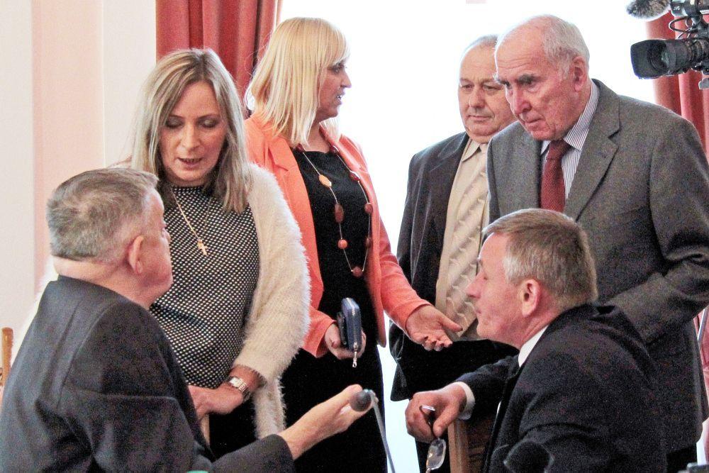 Mimo dyskusji, długich posiedzeń komisji i nadzwyczajnych sesji burmistrz nie przekonał rady do swojego konceptu. <br/>fot.Roman Kijanka