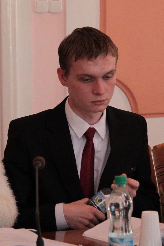 Radny Piotr Kozak uważa, że Młodzieżowa Rada Miasta powinna być głosem doradczym dla władz Jarosławia.