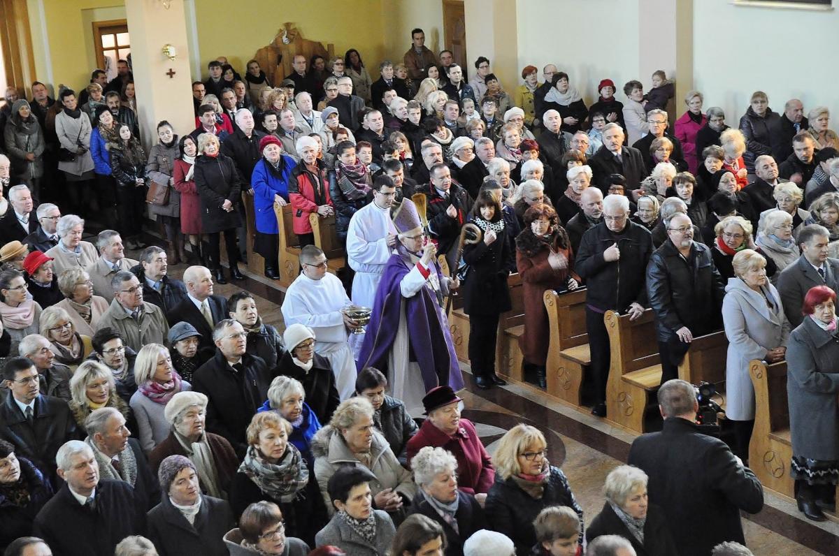 Miejsce, na którym znajduje się świątynia, nazywane jest Wzgórzem Miłosierdzia. W każdą niedzielę o 15.00 uroczyście odmawiana jest w nim Koronka do Miłosierdzia Bożego.<br/>fot.Paweł Bugira