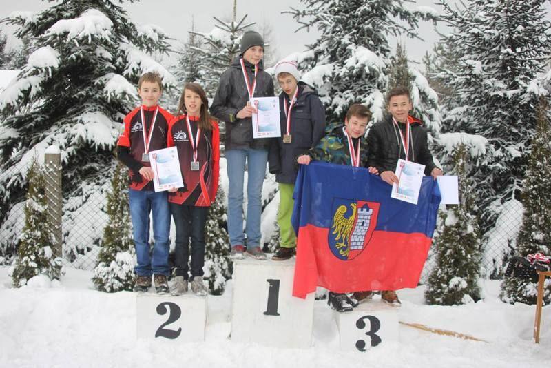 Srebrni medaliści mistrzostw Polski w sztafetowym narciarskim biegu na orientację: Karol Huba i Agnieszka Leśnicka.<br/>fot.ze zbiorów własnych