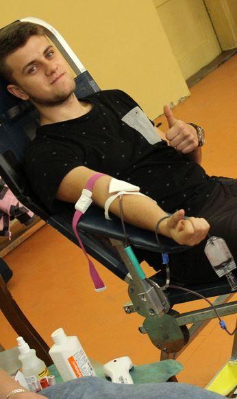 Akcje krwiodawstwa o tej porze roku są bardzo częste. W listopadzie zbiórka krwi odbyła się w Jarosławiu, z inicjatywy Klubu Krwiodawców „Serducho”, działającego w jarosławskim ZSTiO.<br/>fot.ze zbiorów własnych