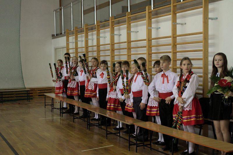 Uczniowie Polskiego Progimnazjum im. Jana Pawła II z Wilna. <br/>fot.Justyna SŁOTA