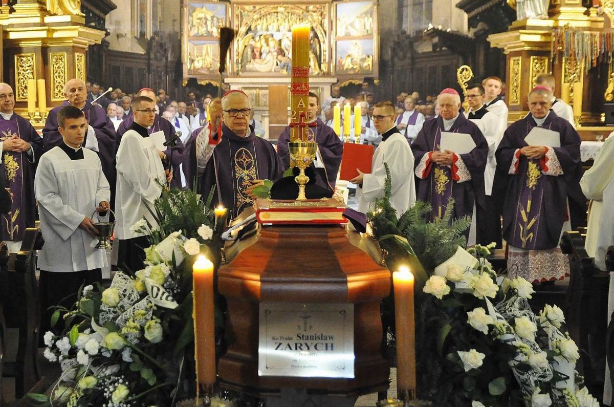 Uroczystościom pogrzebowym przewodniczył abp Józef Michalik.<br/>fot.Paweł Bugira