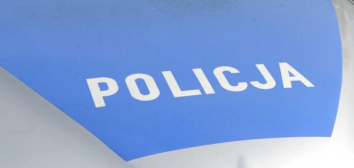 Na miejscu wypadku pracują policjanci, którzy ustalają jego okoliczności.<br/>fot.zbiory własne