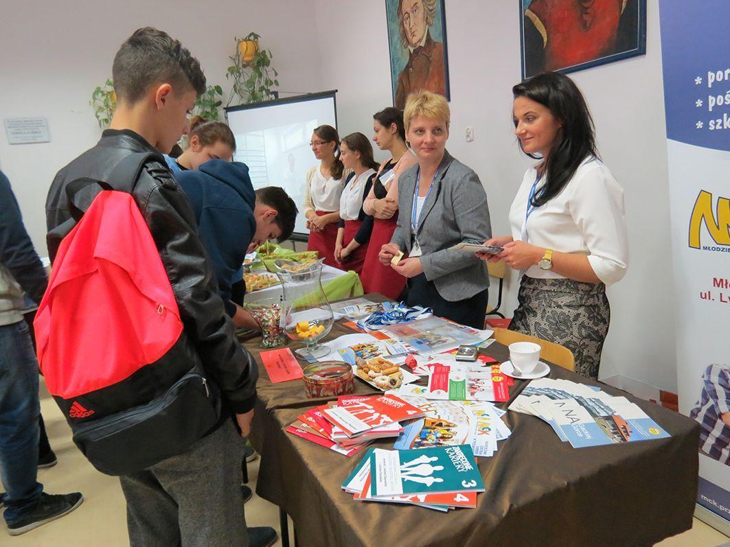 Młodzieżowe Centrum Kariery w Przeworsku było jednym z organizatorów Przeworskich Targów Pracy. <br/>fot.Barbara Chmura