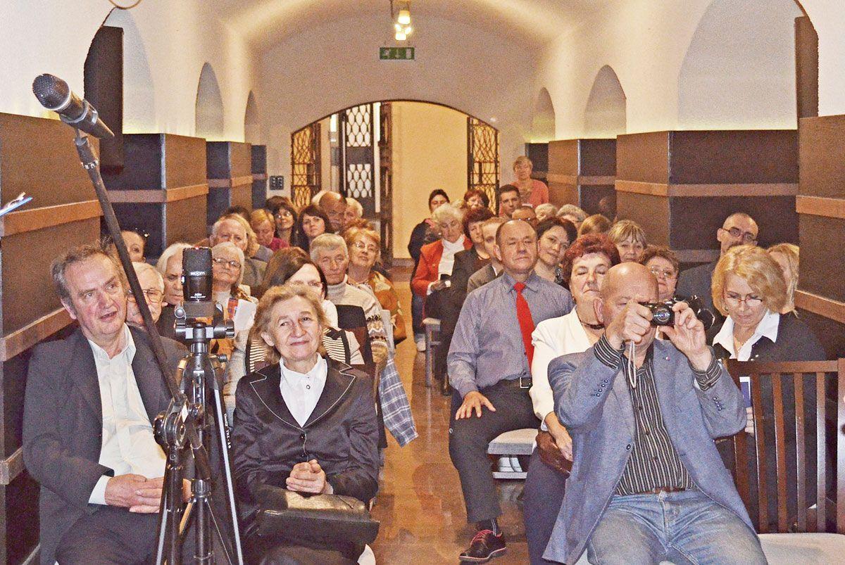 Poeci przybyli na spotkanie z różnych zakątków Podkarpacia, m.in. ze Stalowej Woli, Rzeszowa, Krzemienicy, Jarosławia, Lubaczowa, Horyńca-Zdroju, Leżajska, Gorzyc, Bachórza, Birczy, Stubna, Woli Korzenieckiej, Ostrowa, Medyki.