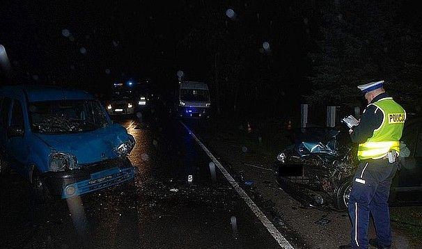 Tuż po zdarzeniu wykonano oględziny pojazdów i miejsca wypadku oraz dokumentację fotograficzną.<br/>fot.KPP Jarosław