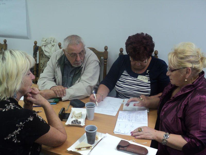 Przemyska Rada Seniorów bierze udział w ogólnopolskim projekcie „Zoom na rady seniorów. Uniwersytet Obywatelski”, mającym wypracować zasady dobrej współpracy tego typu organów z samorządem lokalnym. Na zdjęciu członkowie rady podczas warsztatu diagnozującego, który miał doprecyzować obszary tej wspó