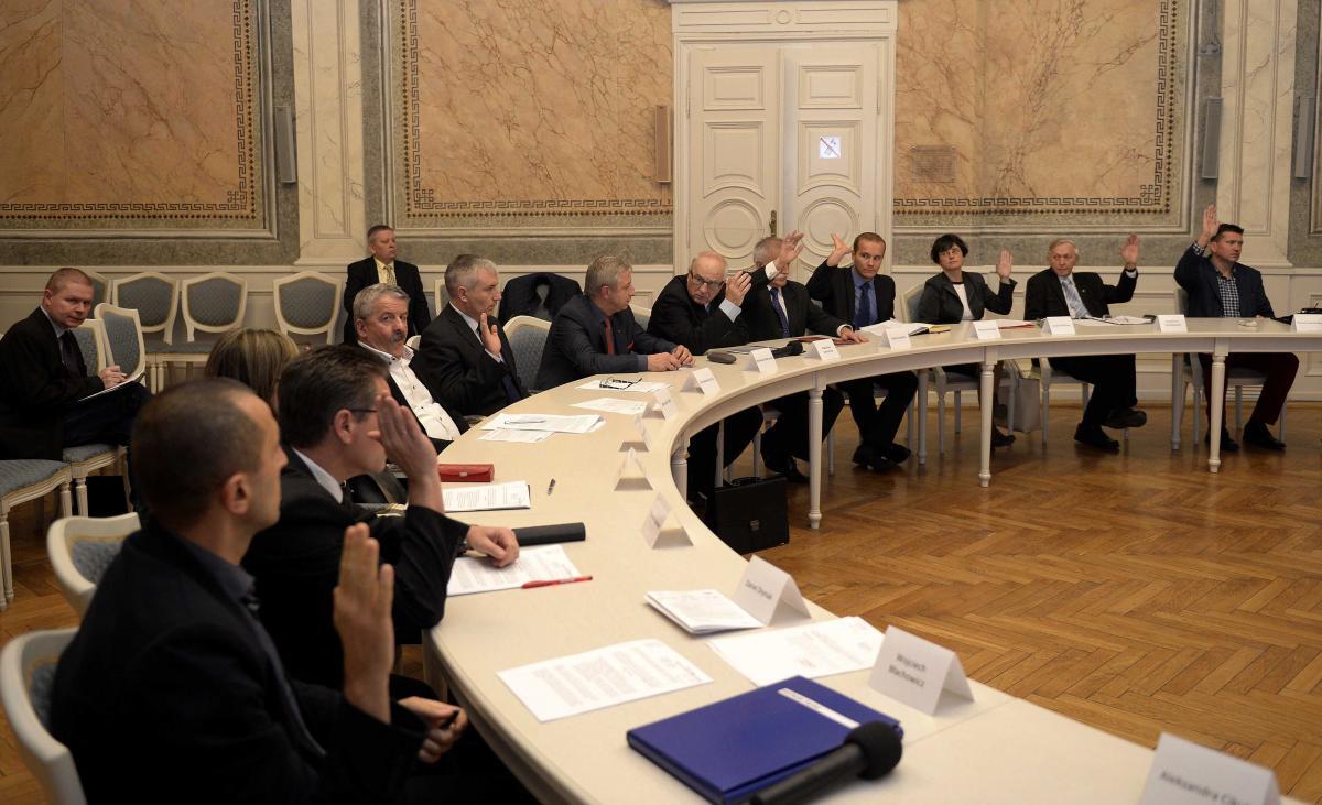 Podczas środowej sesji 11 radnych poparło projekt uchwały połączenia Szpitala Miejskiego z Obwodem Lecznictwa Kolejowego SP ZOZ w Przemyślu.<br/>fot.zbiory własne
